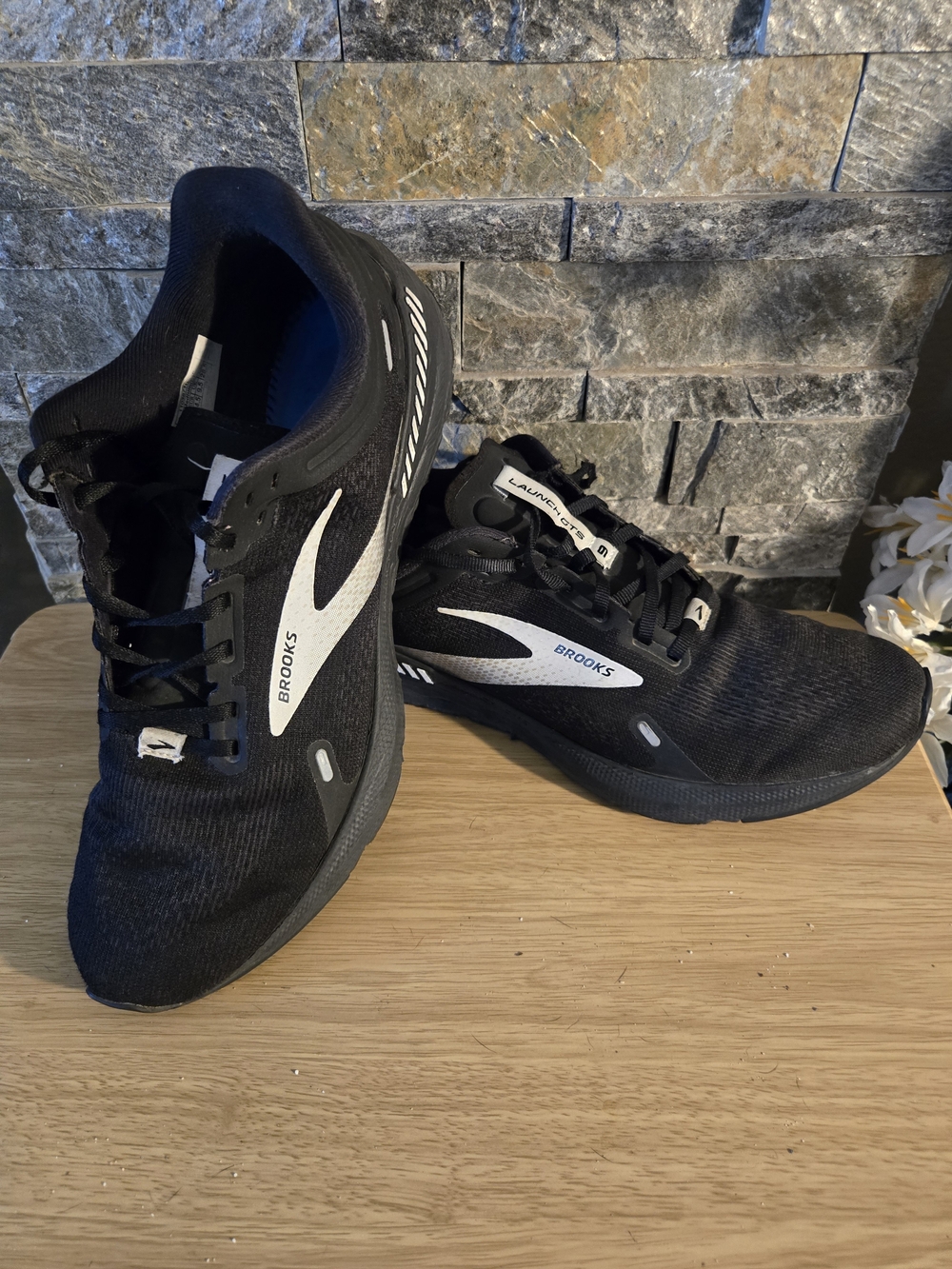 Brooks Launch GTS 9 Men's Black Running Shoes - Lightweight Support